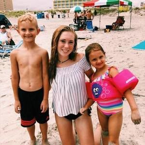 Meet your Posher, Camille